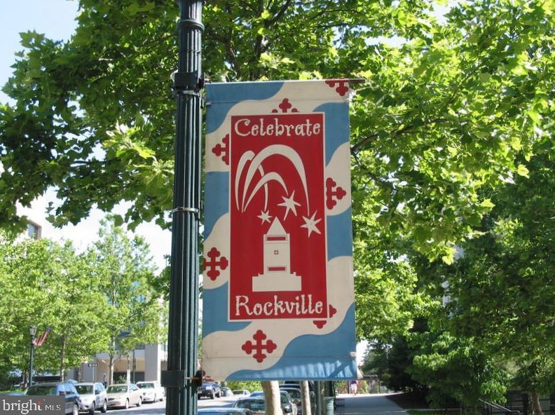 14019 Congress Dr, Rockville MD 20853-2637 exterior