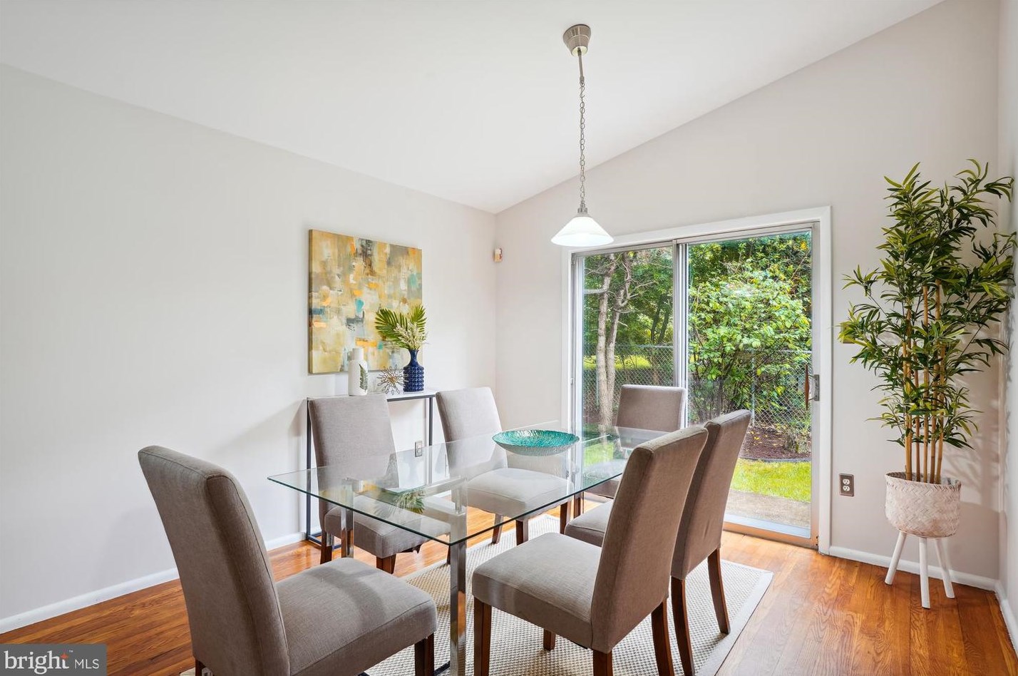 14019 Congress Dr, Rockville MD 20853-2637 exterior