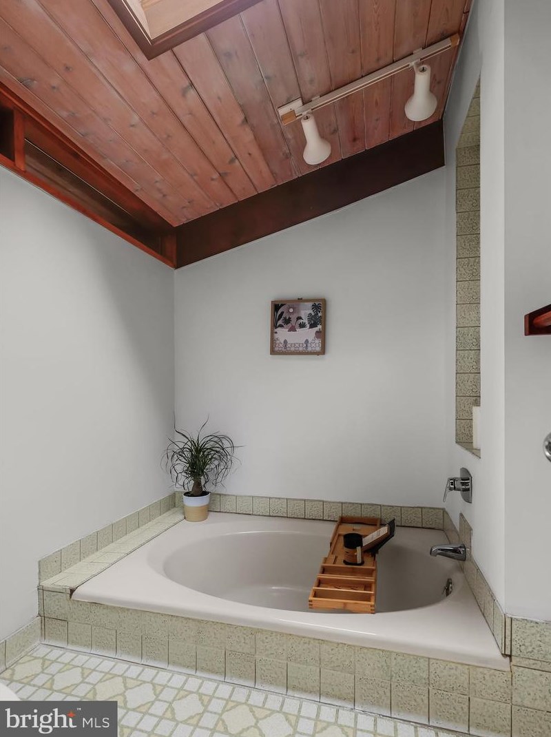 1809 Gamewell Rd, Silver Spring MD 20905-5117 exterior