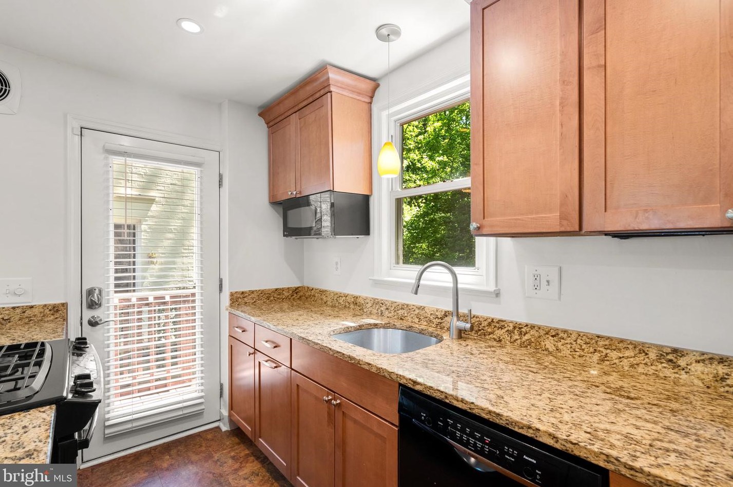 252 Whitmoor Ter, Silver Spring MD 20901-1523 exterior