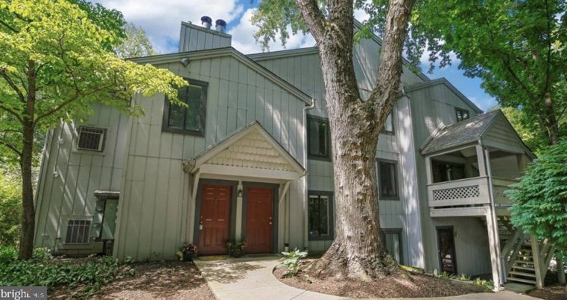 12 Windbrooke Cir, Gaithersburg, MD 20879-3248