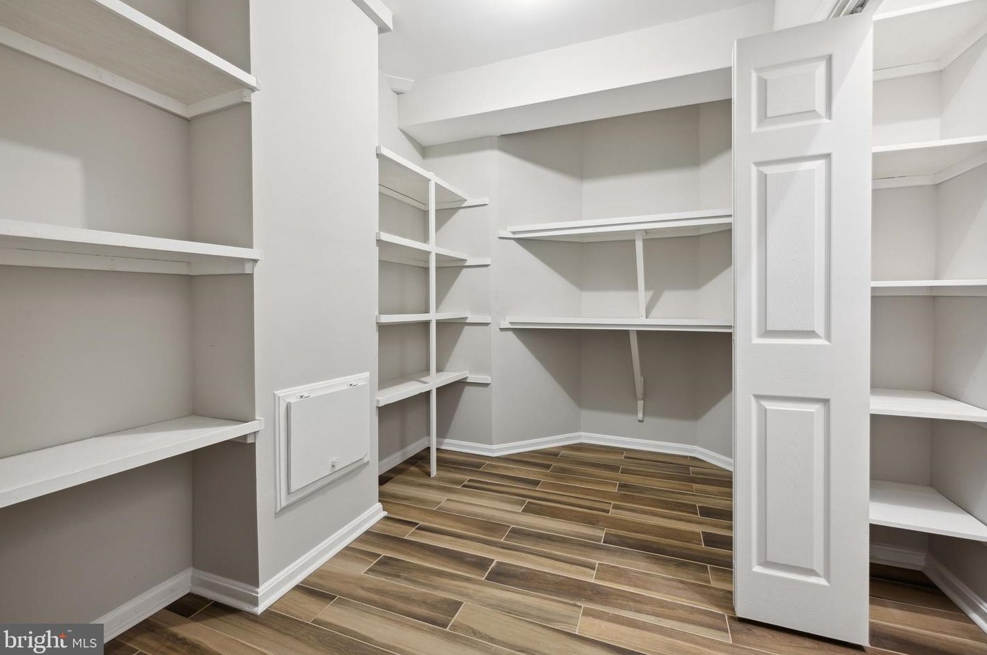 7106 Stratos Ln, Gaithersburg MD  20879-5424 exterior