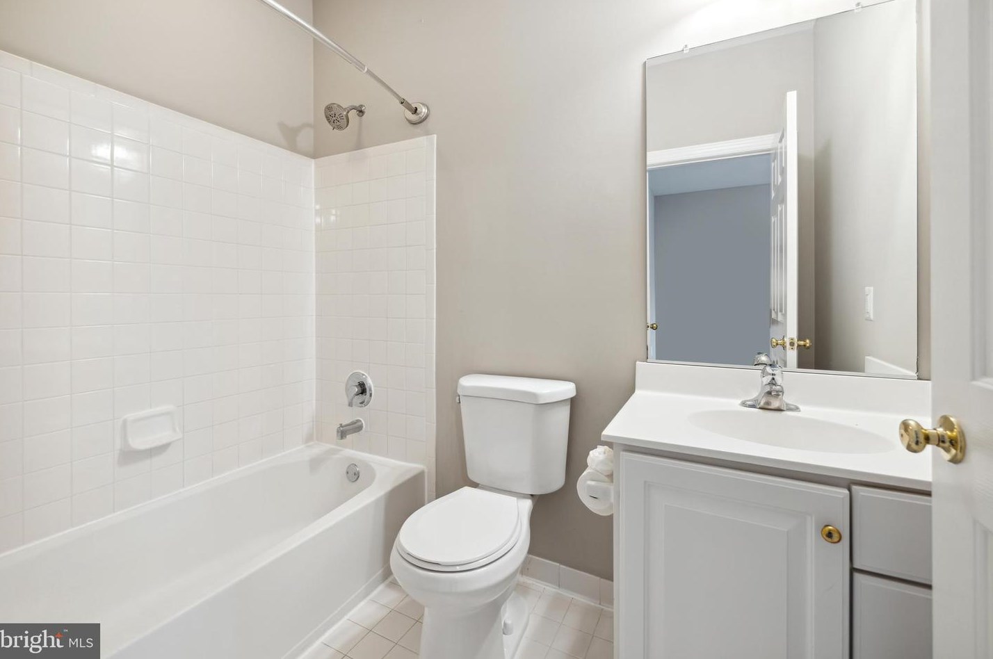 7106 Stratos Ln, Gaithersburg MD  20879-5424 exterior