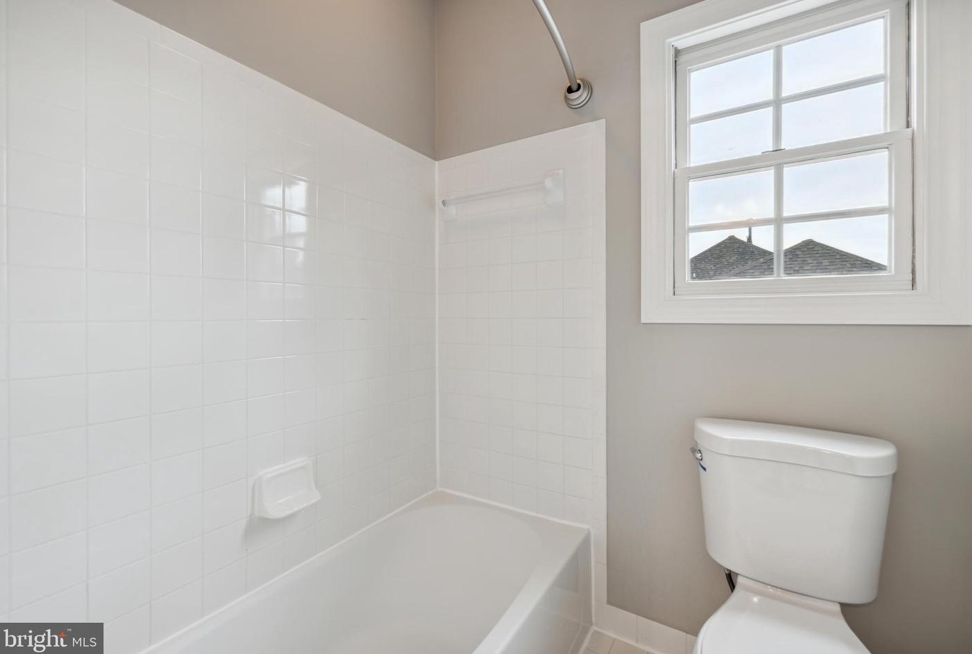 7106 Stratos Ln, Gaithersburg MD  20879-5424 exterior