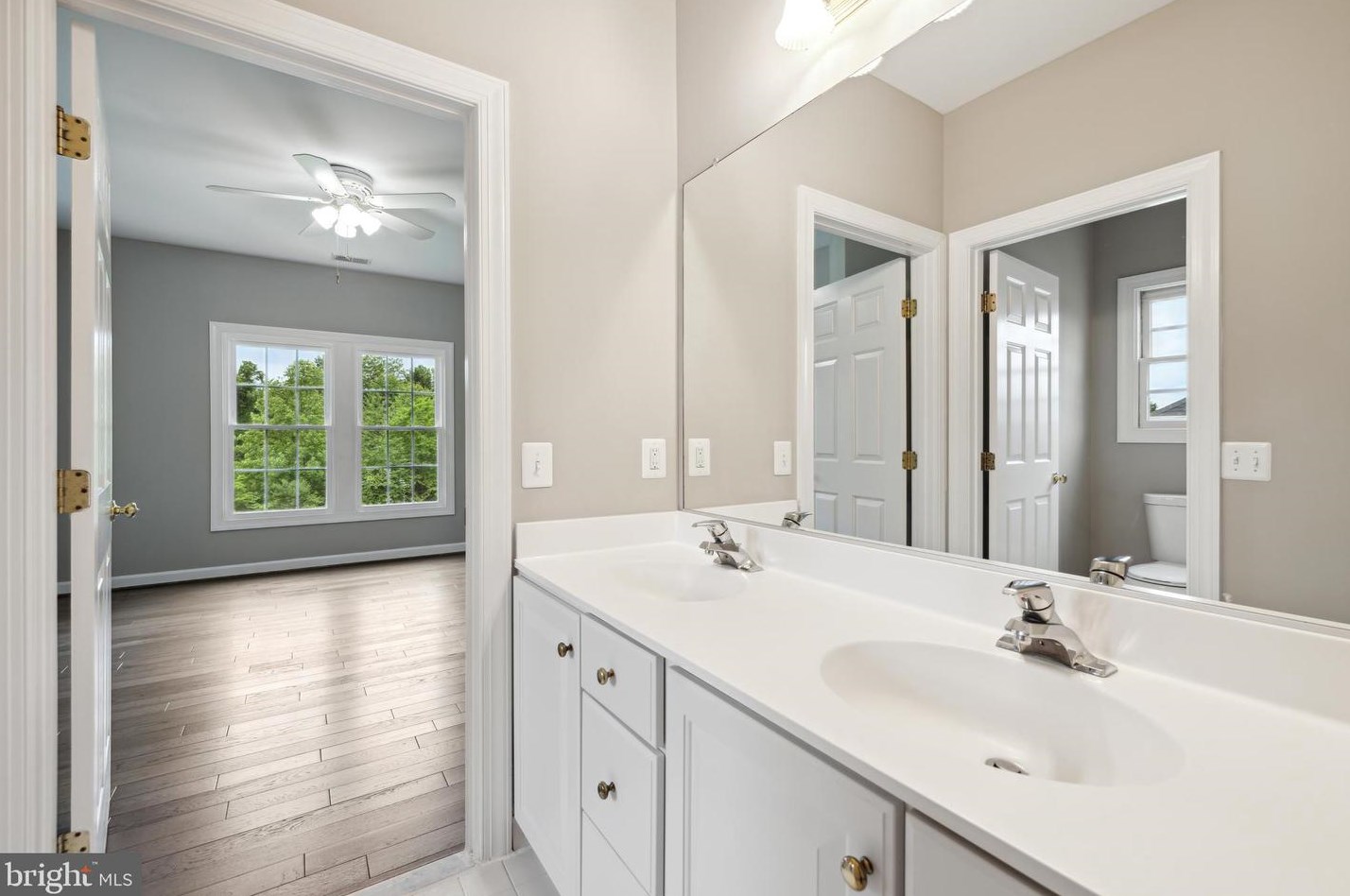 7106 Stratos Ln, Gaithersburg MD  20879-5424 exterior