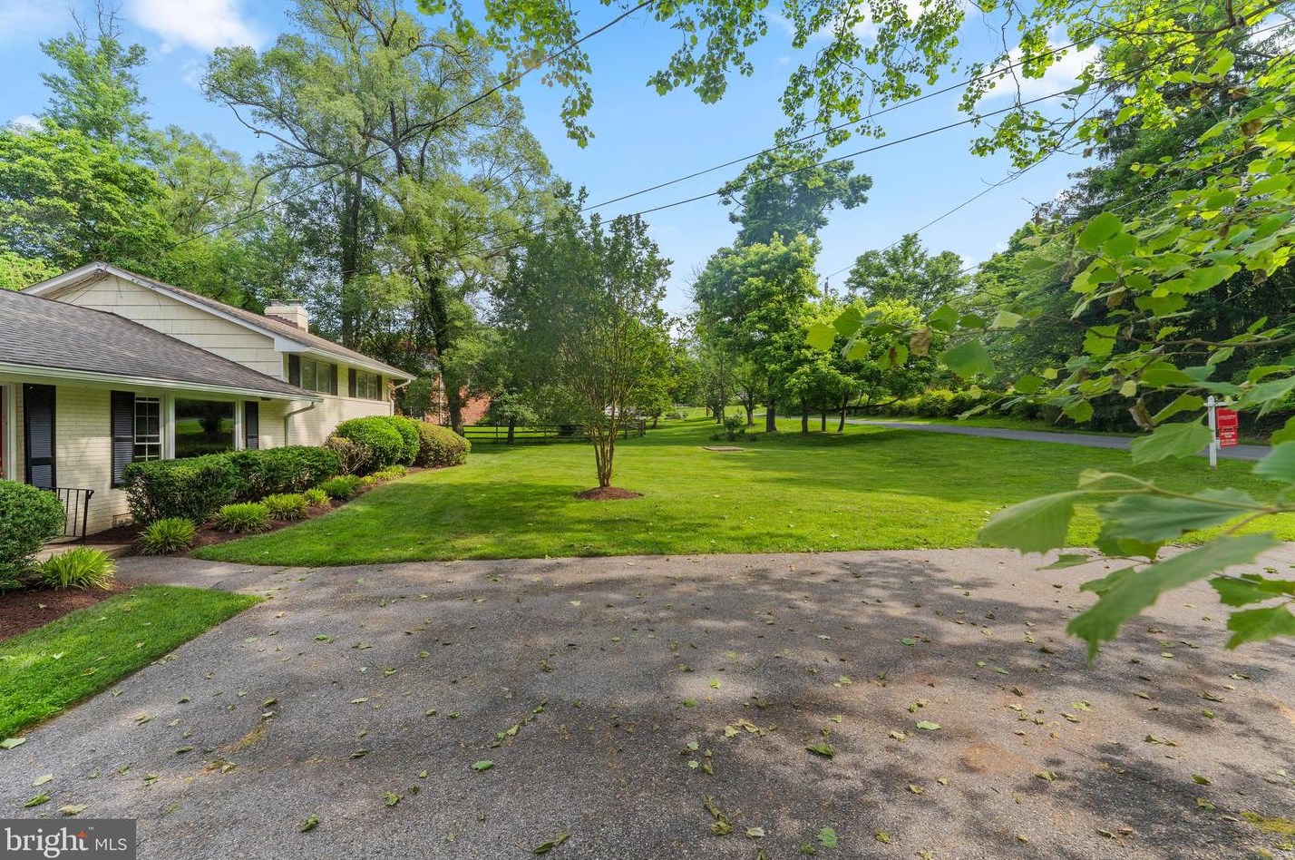 12830 Lacy Dr, Silver Spring MD 20904-2917 exterior