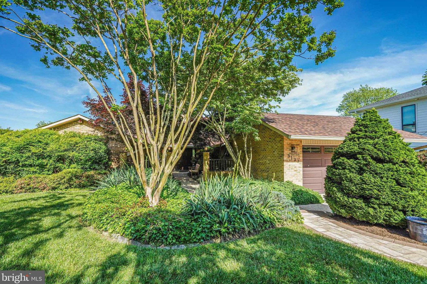 3137 Brooklawn Ter, Bethesda, MD 20815