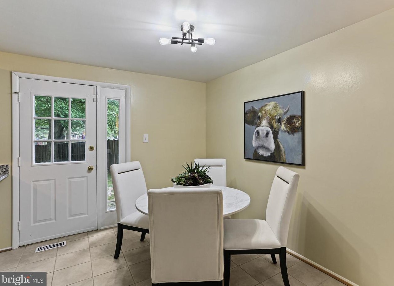 19928 Wheelwright Dr, Gaithersburg MD 20886-1047 exterior