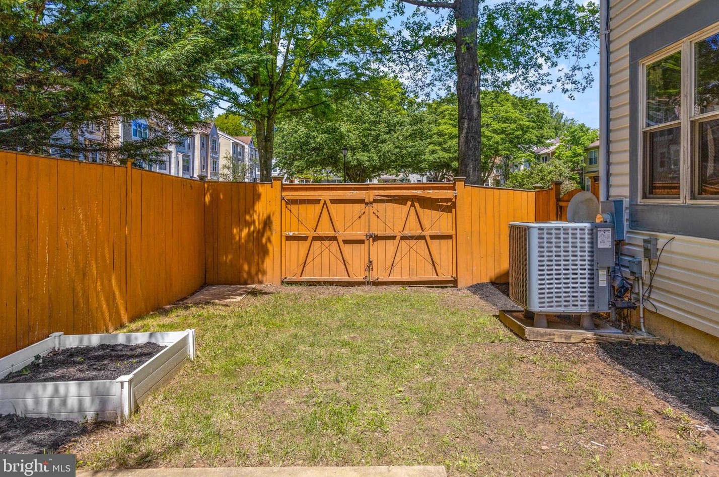 11146 Black Forest Way, Gaithersburg MD  20879-3140 exterior