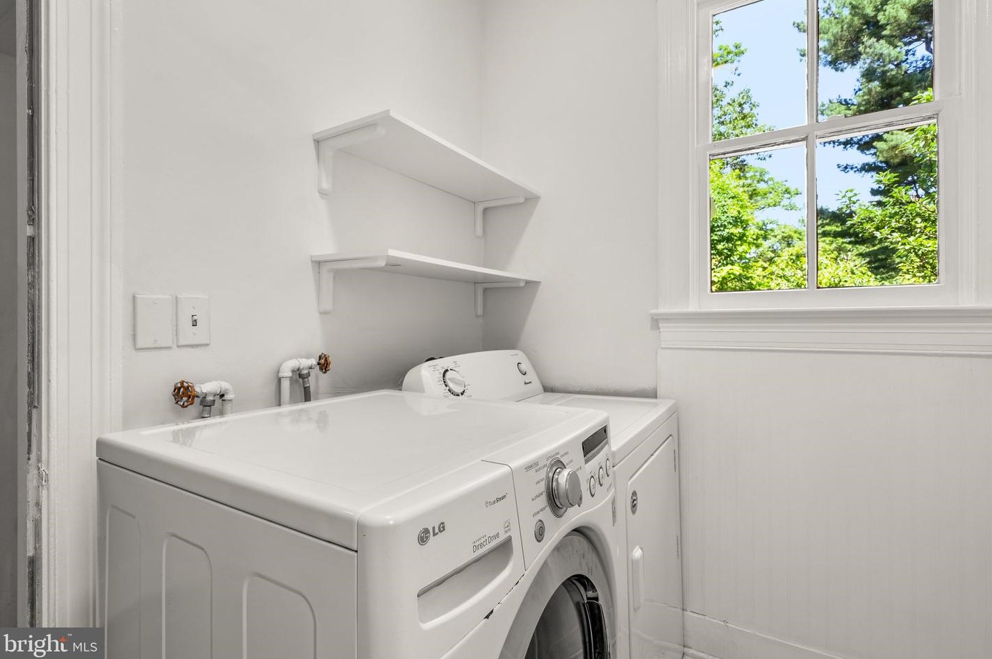 1102 Edgevale Rd, Silver Spring MD 20910-1612 exterior