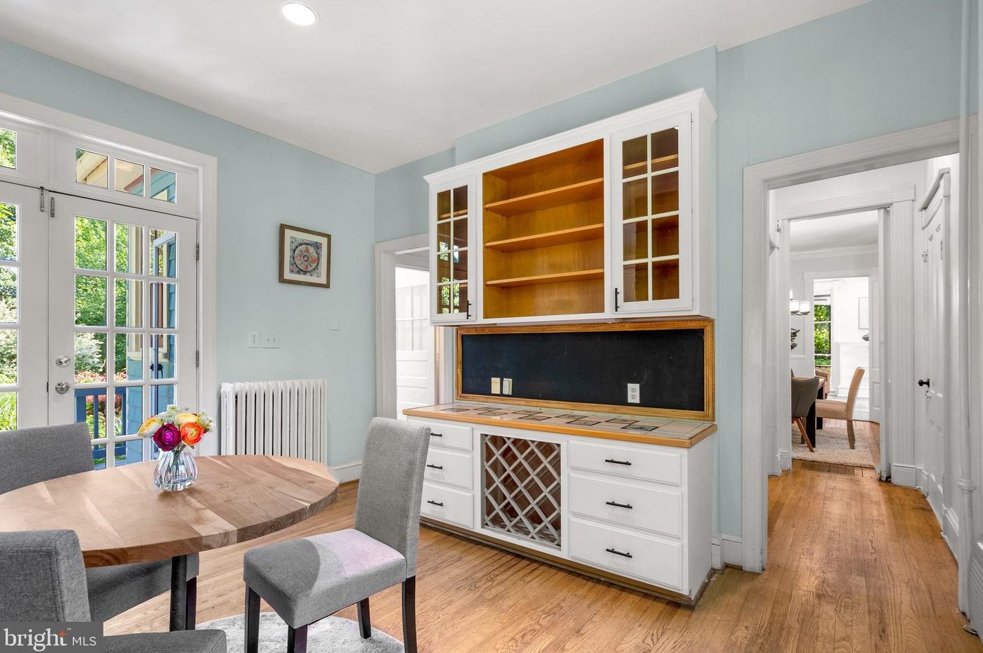 1102 Edgevale Rd, Silver Spring MD 20910-1612 exterior