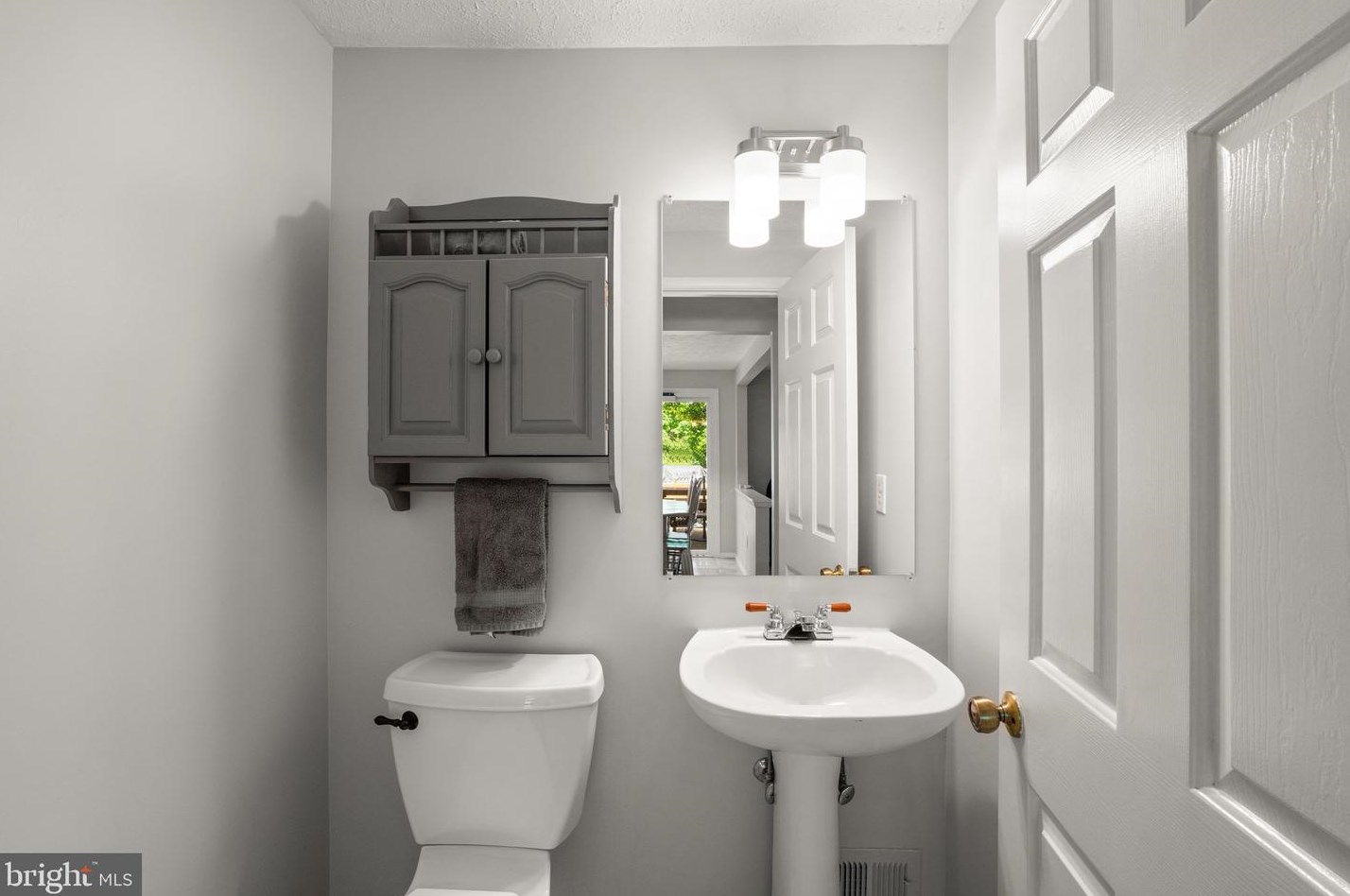 8209 Langport Ter, Gaithersburg MD 20877-1199 exterior