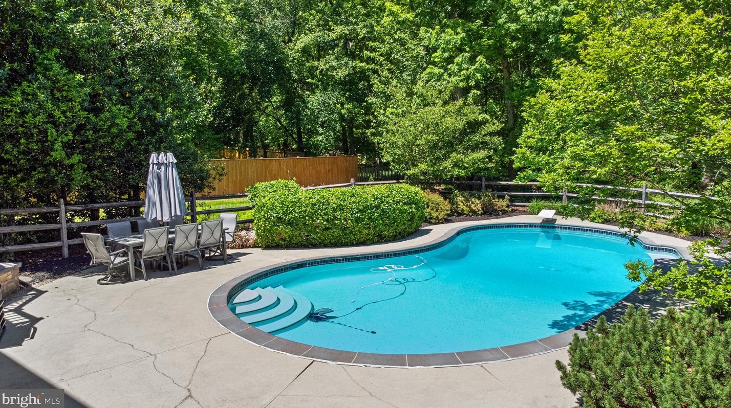 8209 Langport Ter, Gaithersburg MD 20877-1199 exterior