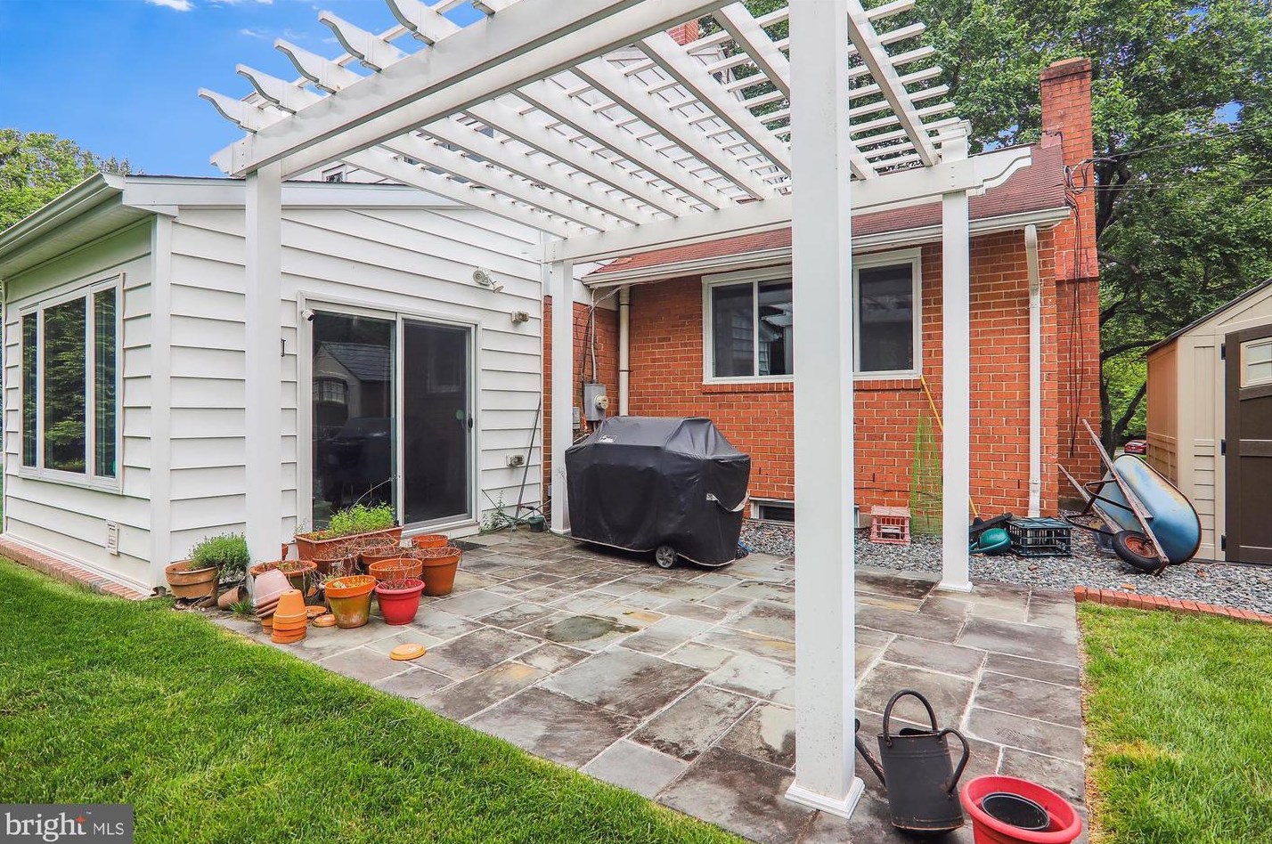 300 Lamberton Dr, Silver Spring MD 20902-3069 exterior