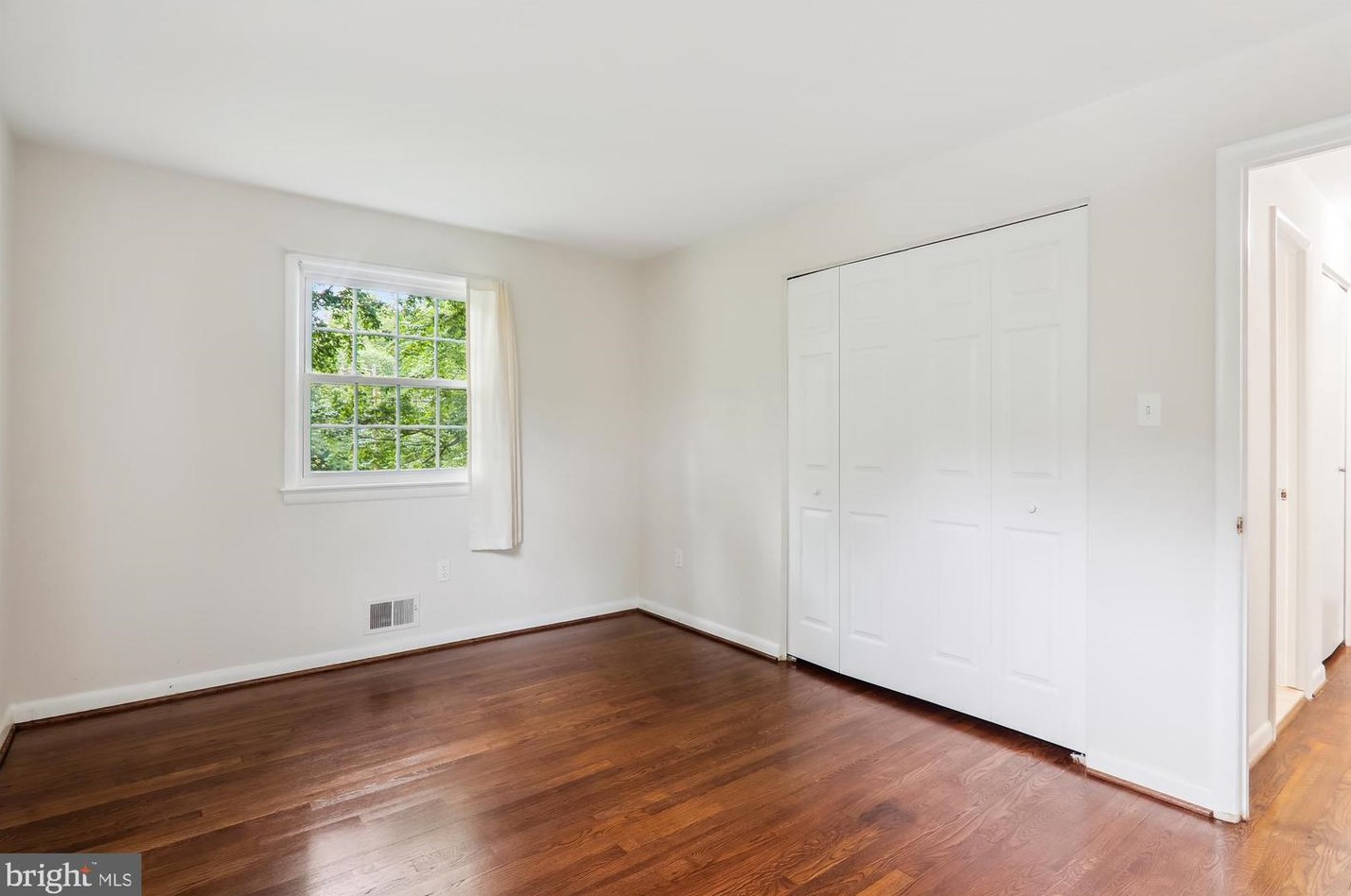 300 Lamberton Dr, Silver Spring MD 20902-3069 exterior