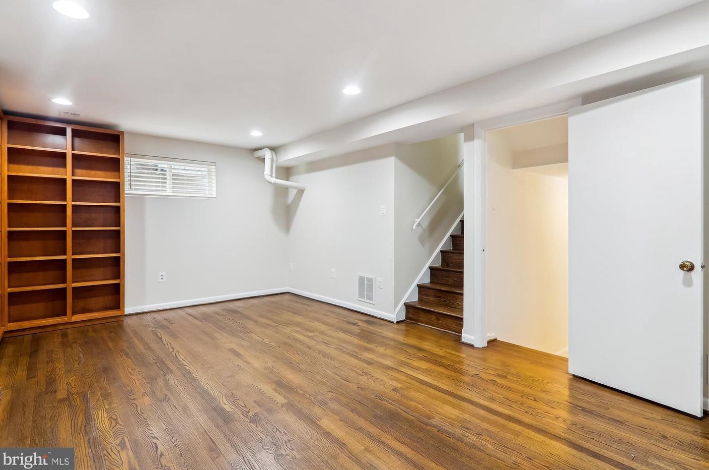 300 Lamberton Dr, Silver Spring MD 20902-3069 exterior