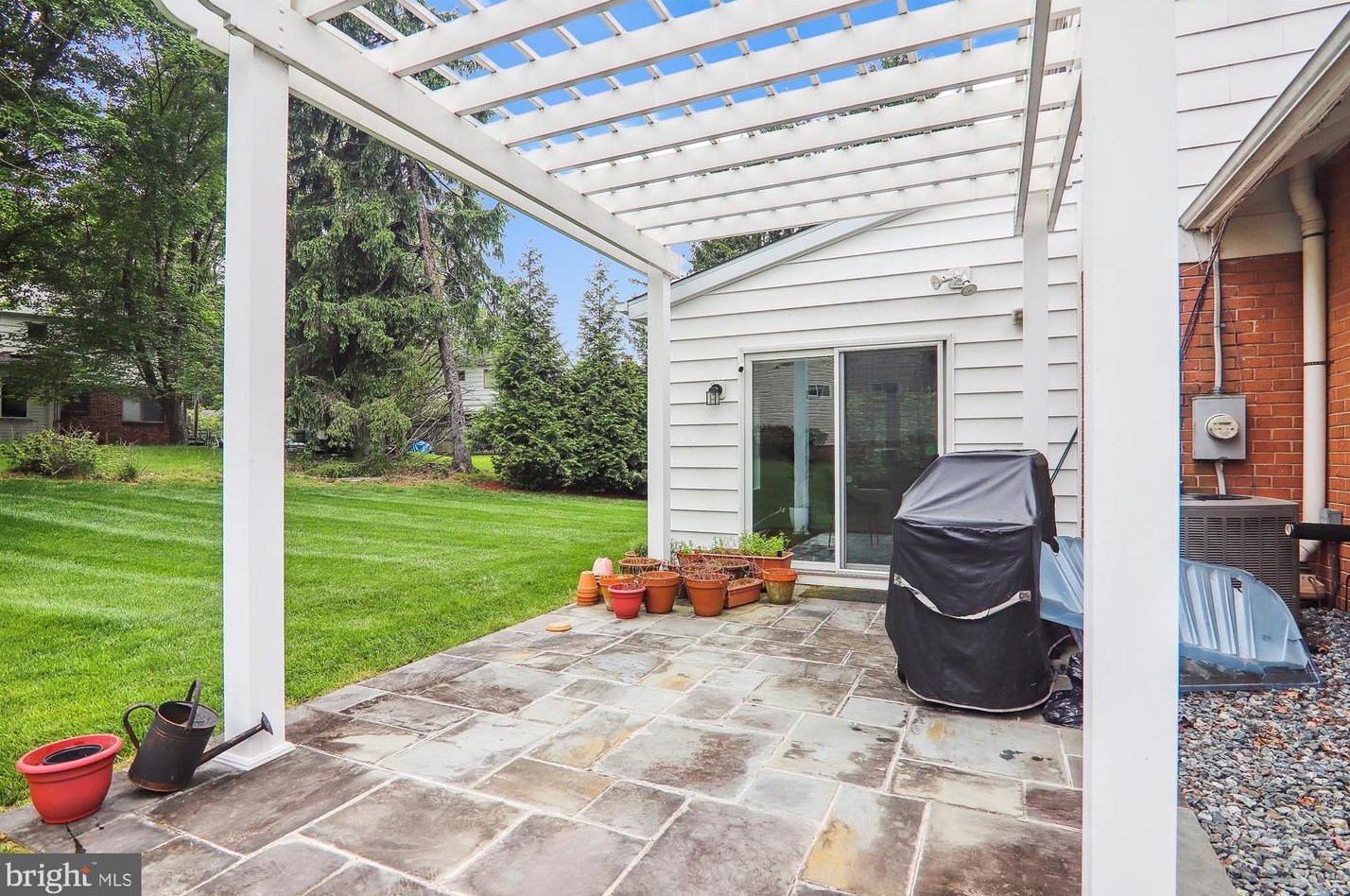 300 Lamberton Dr, Silver Spring MD 20902-3069 exterior