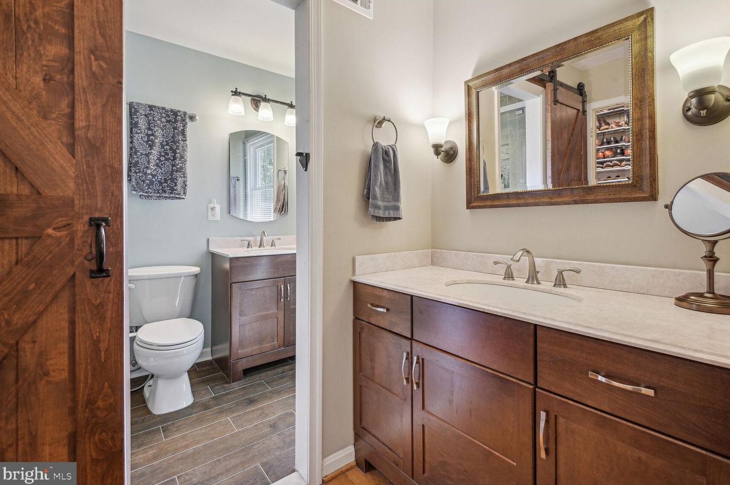 4608 Flower Vly Dr, Rockville MD 20853-1810 exterior