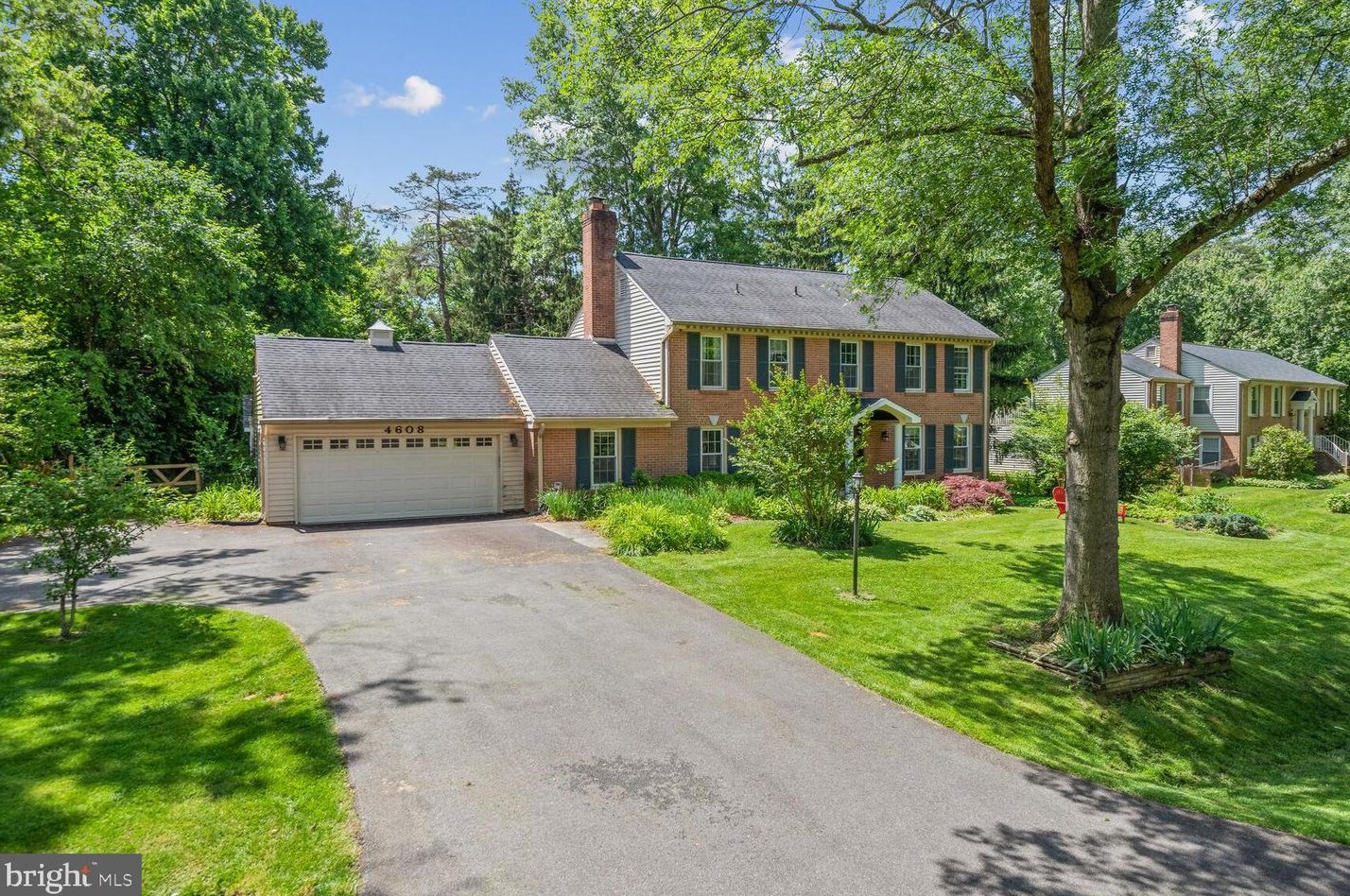 4608 Flower Valley Dr, Rockville, MD 20853-1733