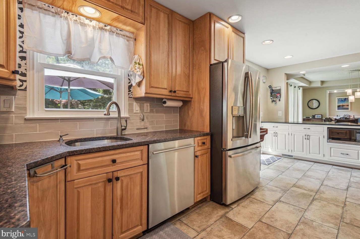 4608 Flower Vly Dr, Rockville MD 20853-1810 exterior