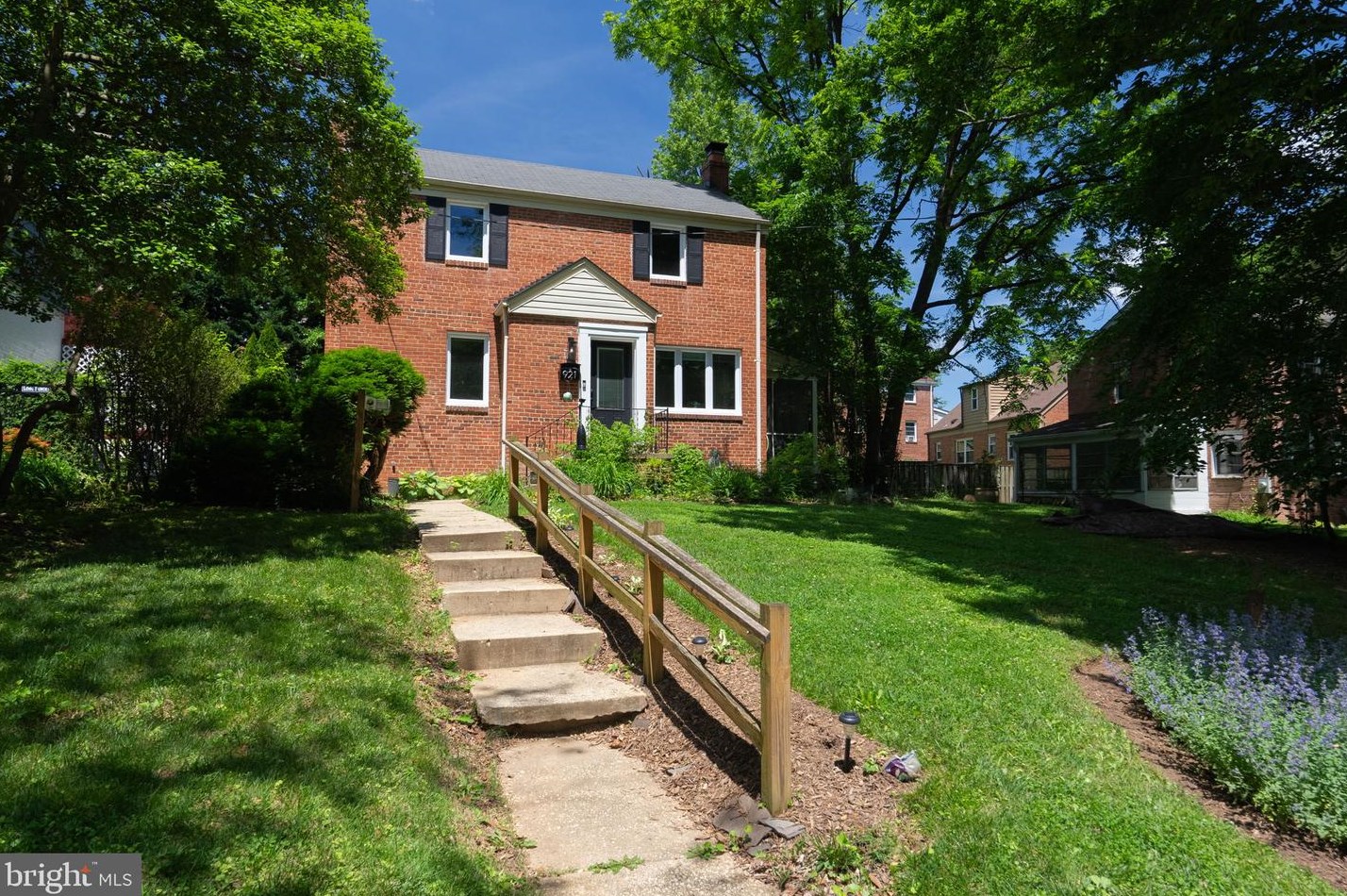 921 Langley Dr, Silver Spring, MD 20901
