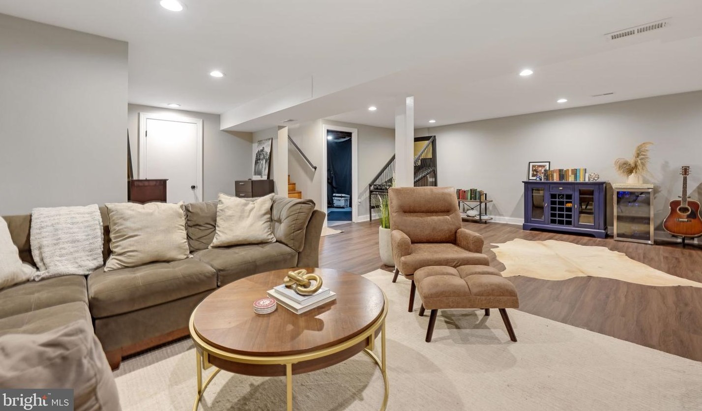 10301 Lariston Ln, Silver Spring MD 20903-1314 exterior