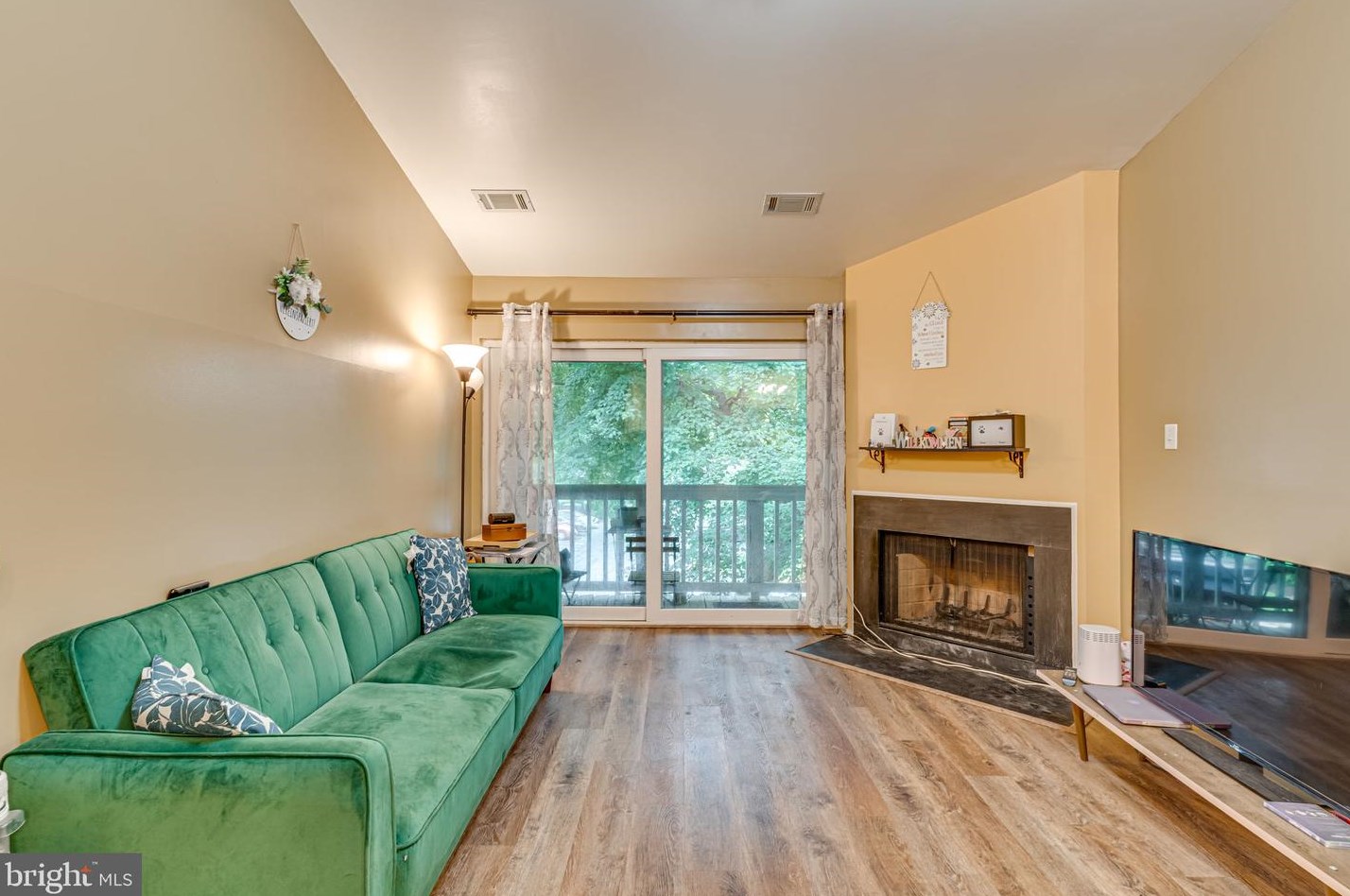 18239 Swiss Cir, Germantown, MD 20874-5854