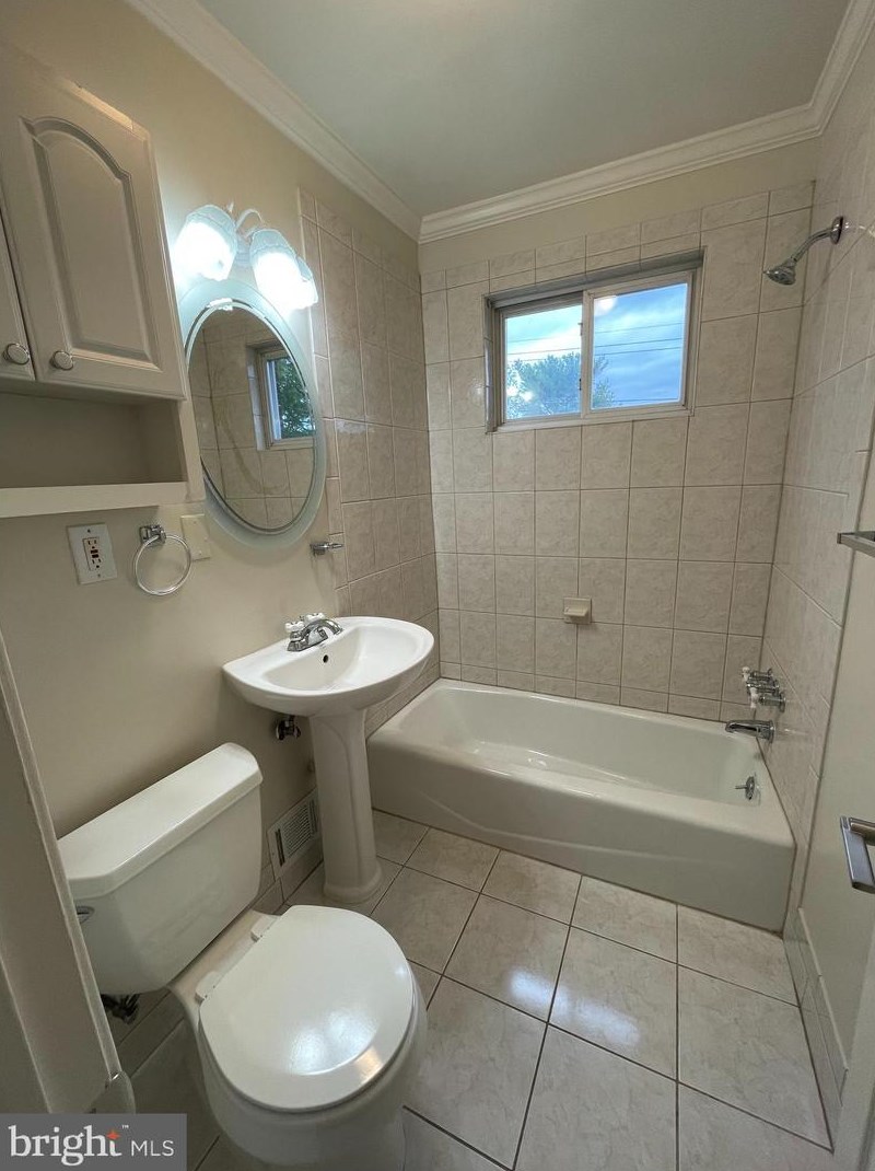 9713 Braddock Rd, Silver Spring MD 20903-1911 exterior