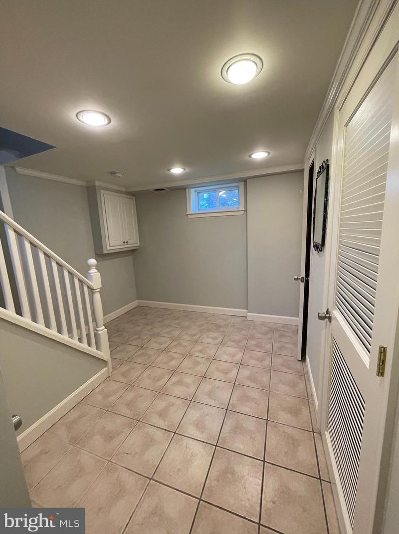 9713 Braddock Rd, Silver Spring MD 20903-1911 exterior