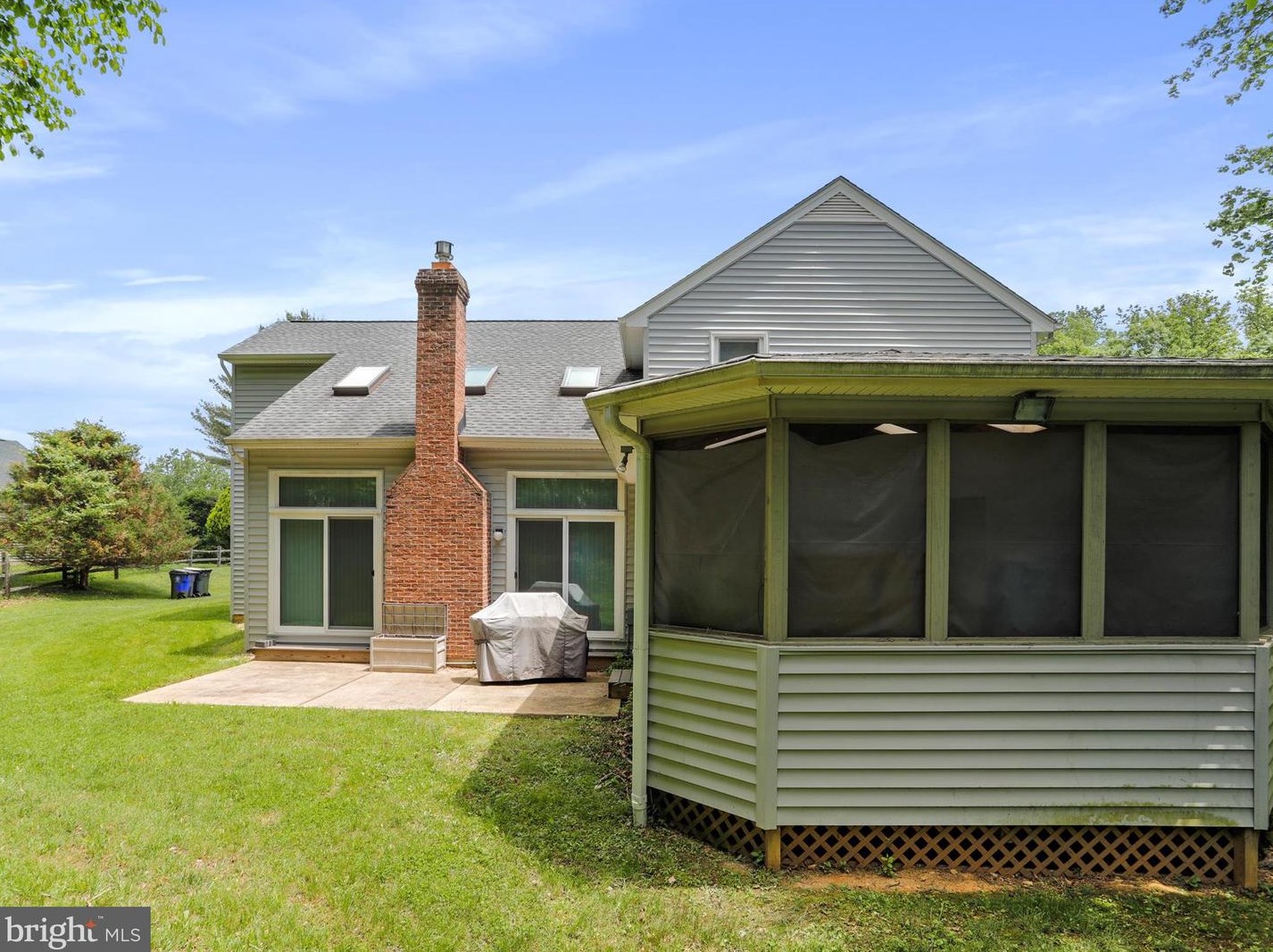 15604 Twin Vly Ct, Silver Spring MD 20906-1042 exterior