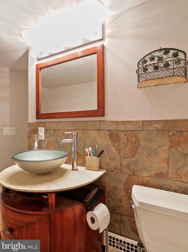 15604 Twin Vly Ct, Silver Spring MD 20906-1042 exterior