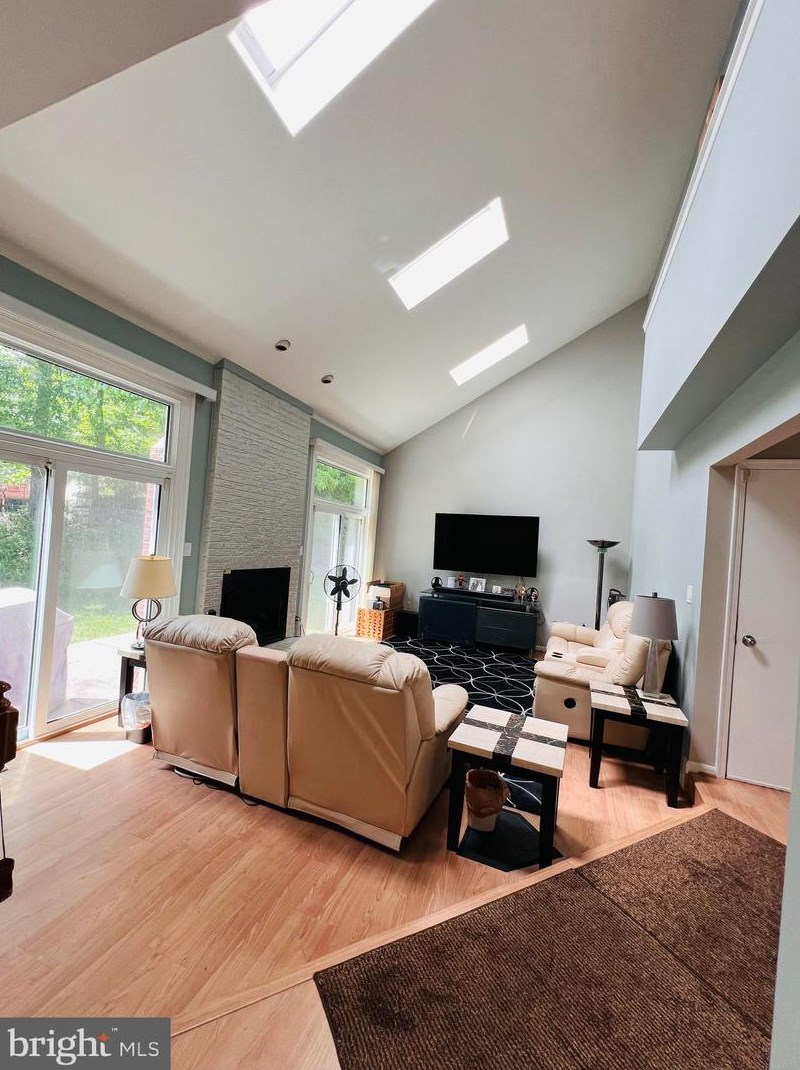 15604 Twin Vly Ct, Silver Spring MD 20906-1042 exterior