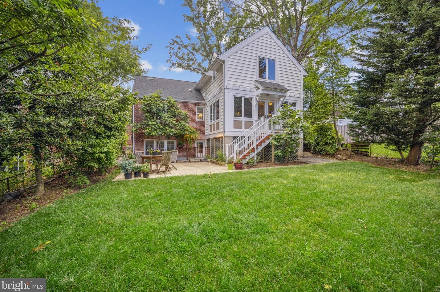 517 Margaret Dr, Silver Spring, MD 20910-5218