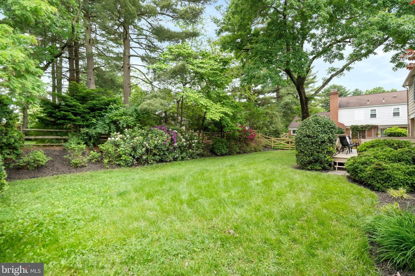 8740 Fls Chapel Way, Rockville MD 20854-2455 exterior