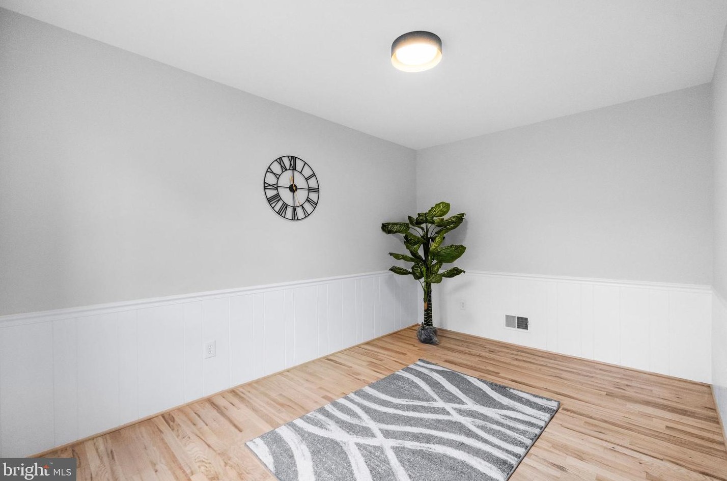 8740 Fls Chapel Way, Rockville MD 20854-2455 exterior