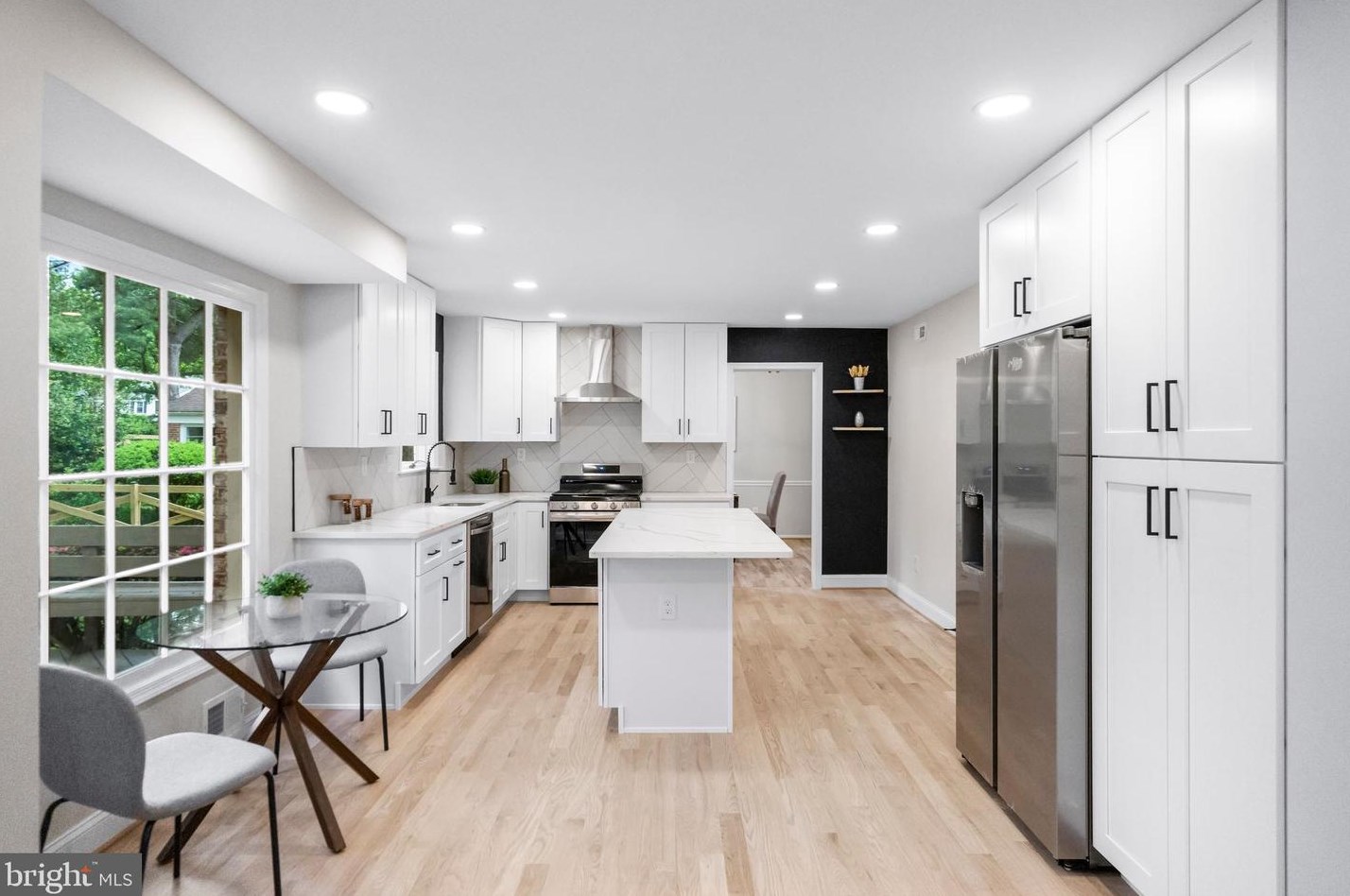 8740 Fls Chapel Way, Rockville MD 20854-2455 exterior