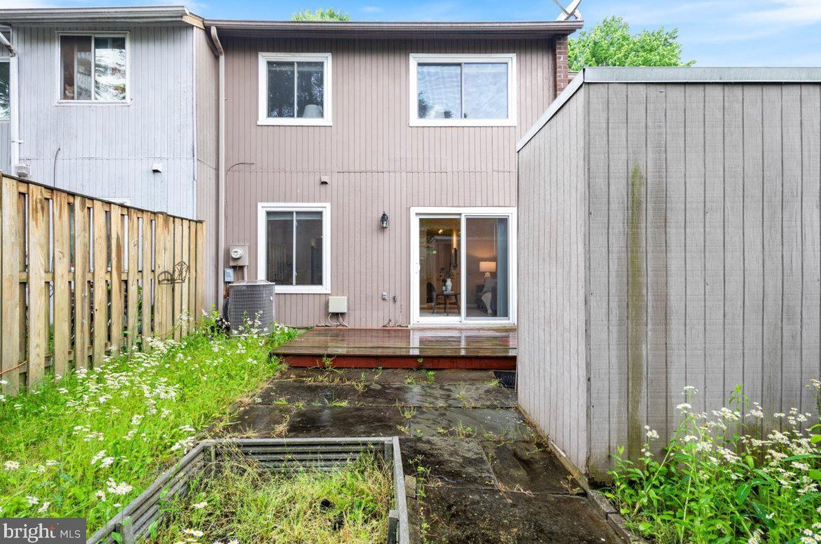 9620 Marston Ln, Gaithersburg MD 20886-5001 exterior