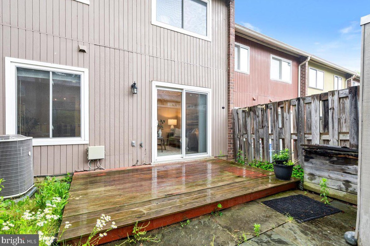 9620 Marston Ln, Gaithersburg MD 20886-5001 exterior