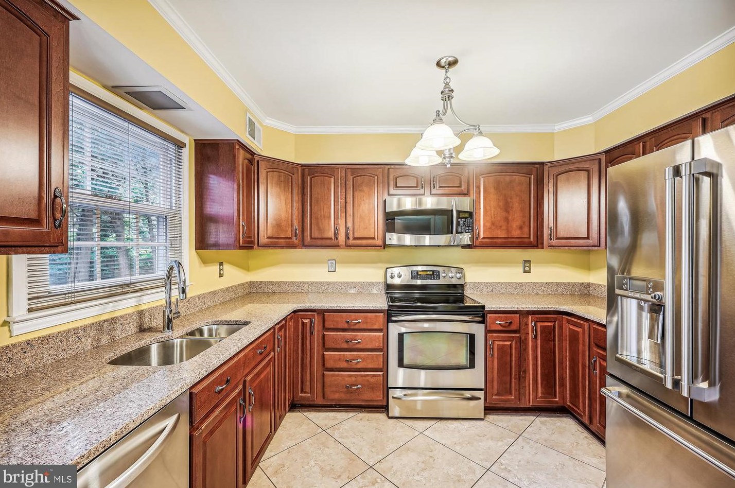 12 Thorburn Rd, Gaithersburg, MD 20878