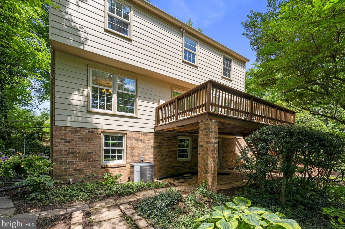 1830 Greenplace Ter, Rockville MD 20850-2942 exterior