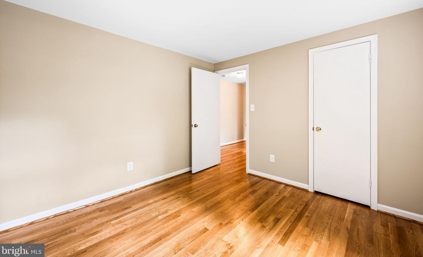 1830 Greenplace Ter, Rockville MD 20850-2942 exterior