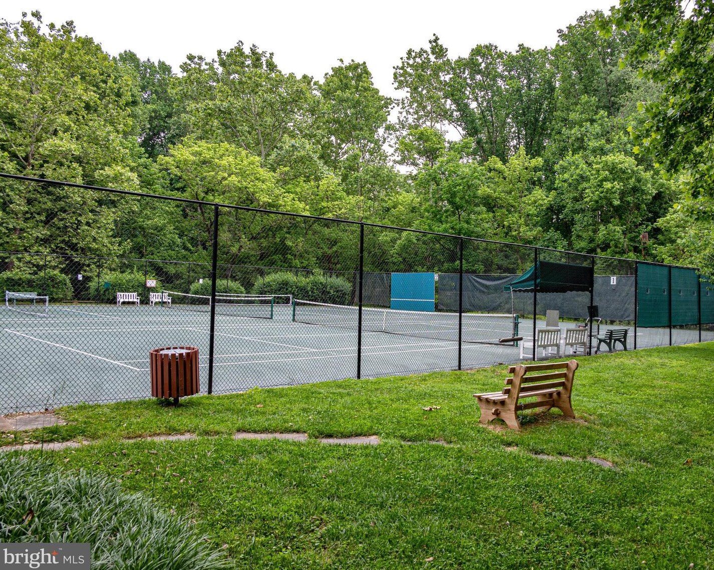 1830 Greenplace Ter, Rockville MD 20850-2942 exterior