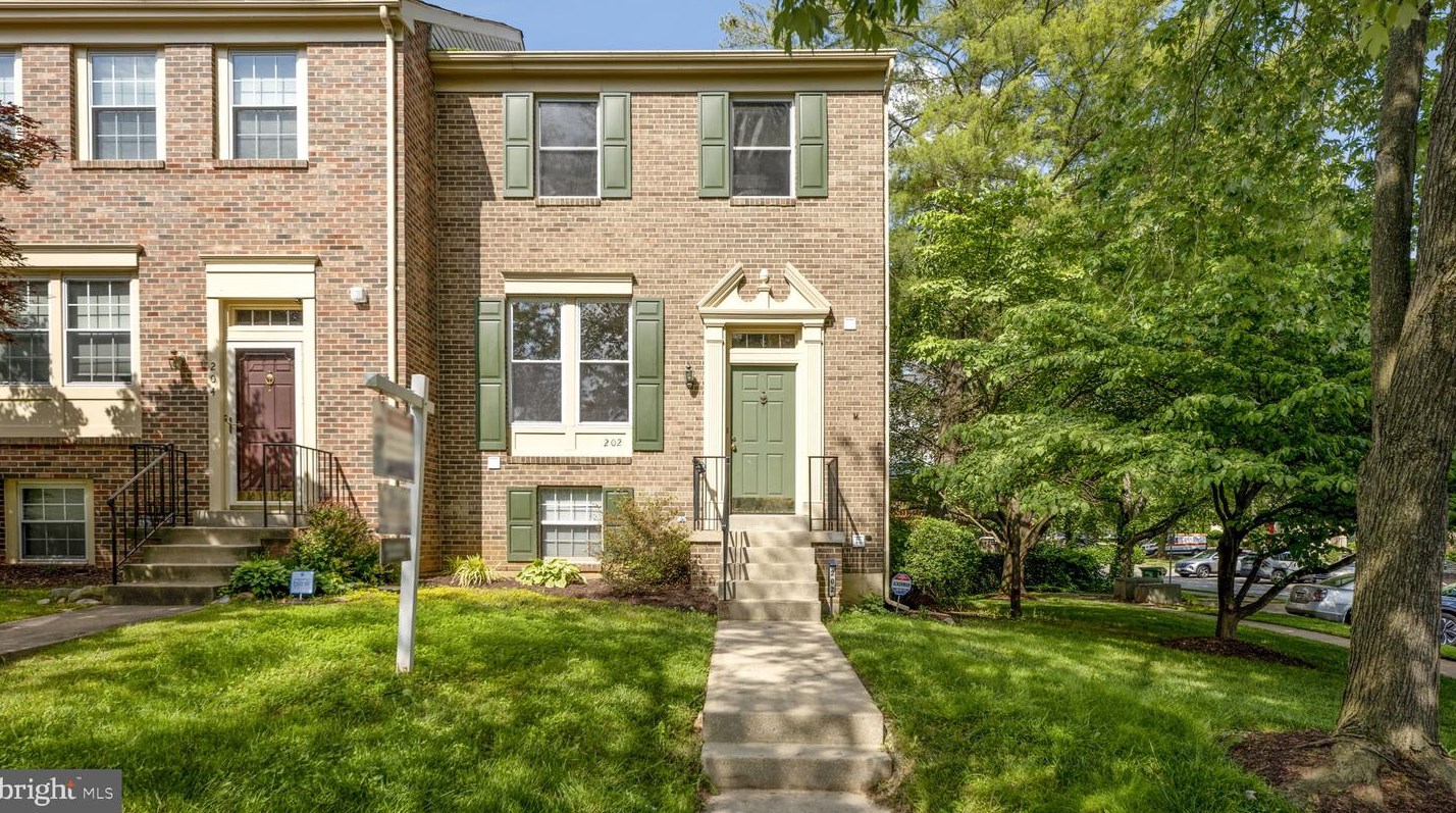 202 Twisted Stalk Dr, Gaithersburg, MD 20878-2649