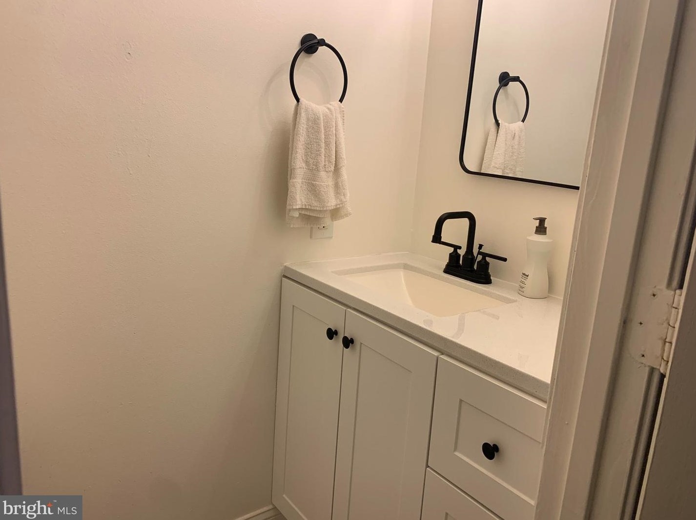 16 Wilcox Ct, Silver Spring MD 20906-5935 exterior