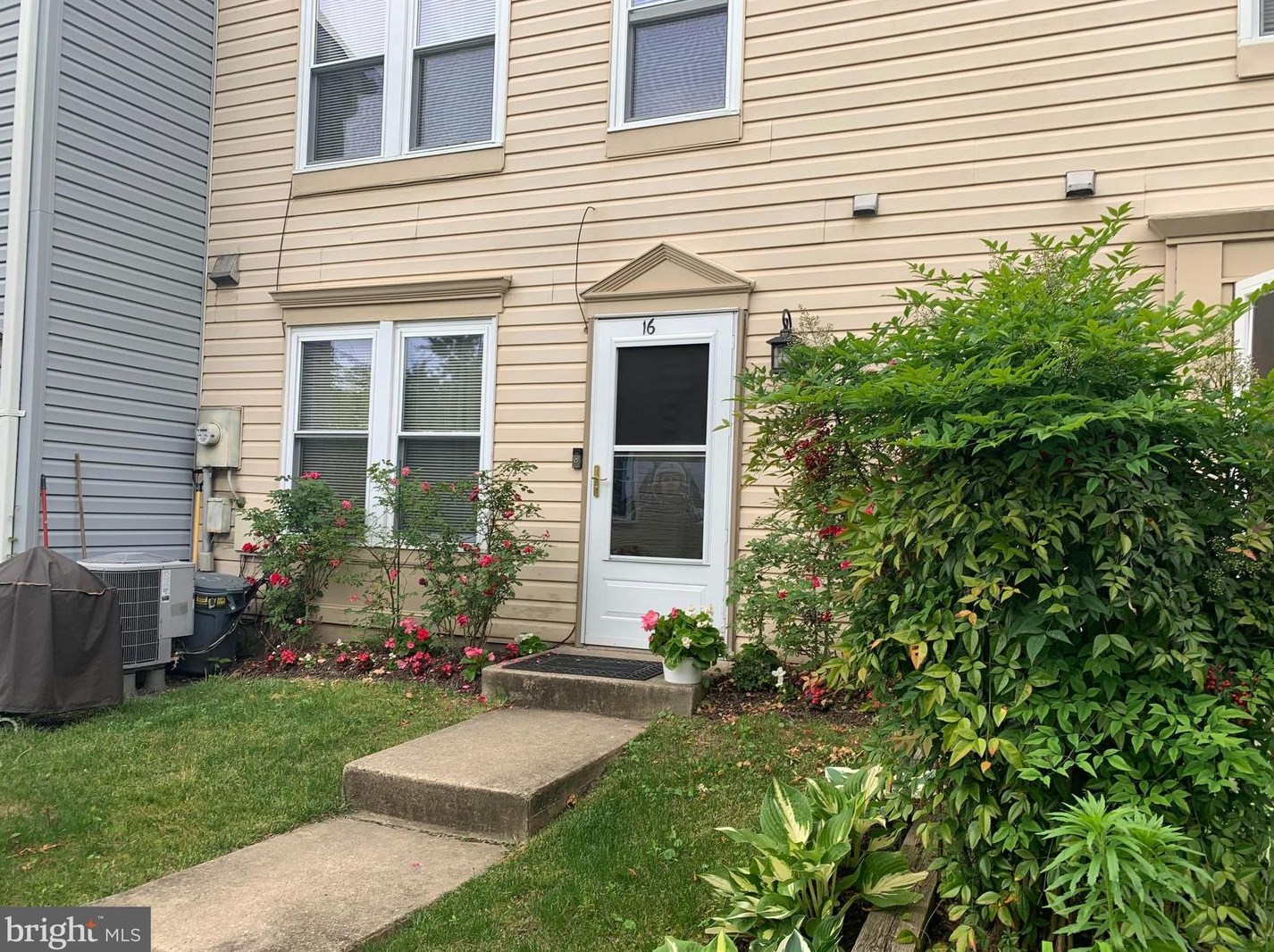 16 Wilcox Ct, Silver Spring MD 20906-5935 exterior