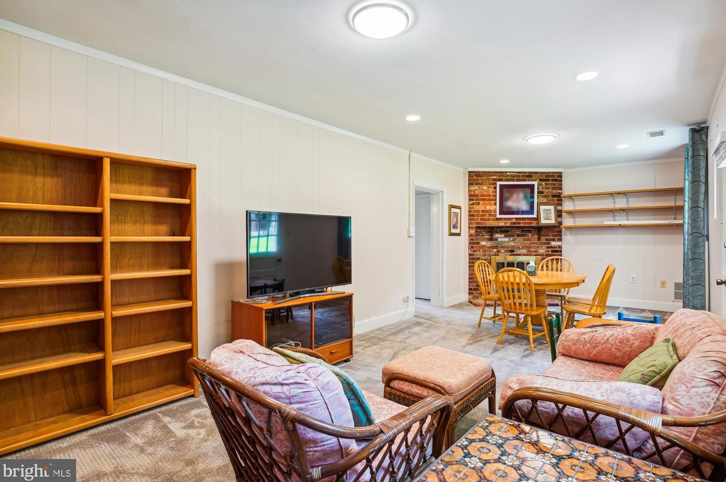 17809 Princess Anne Dr, Olney MD  20832-2218 exterior