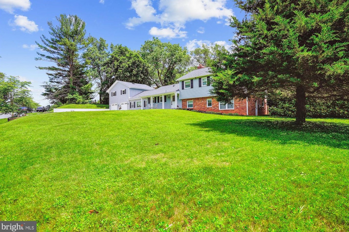 17809 Princess Anne Dr, Olney MD  20832-2218 exterior