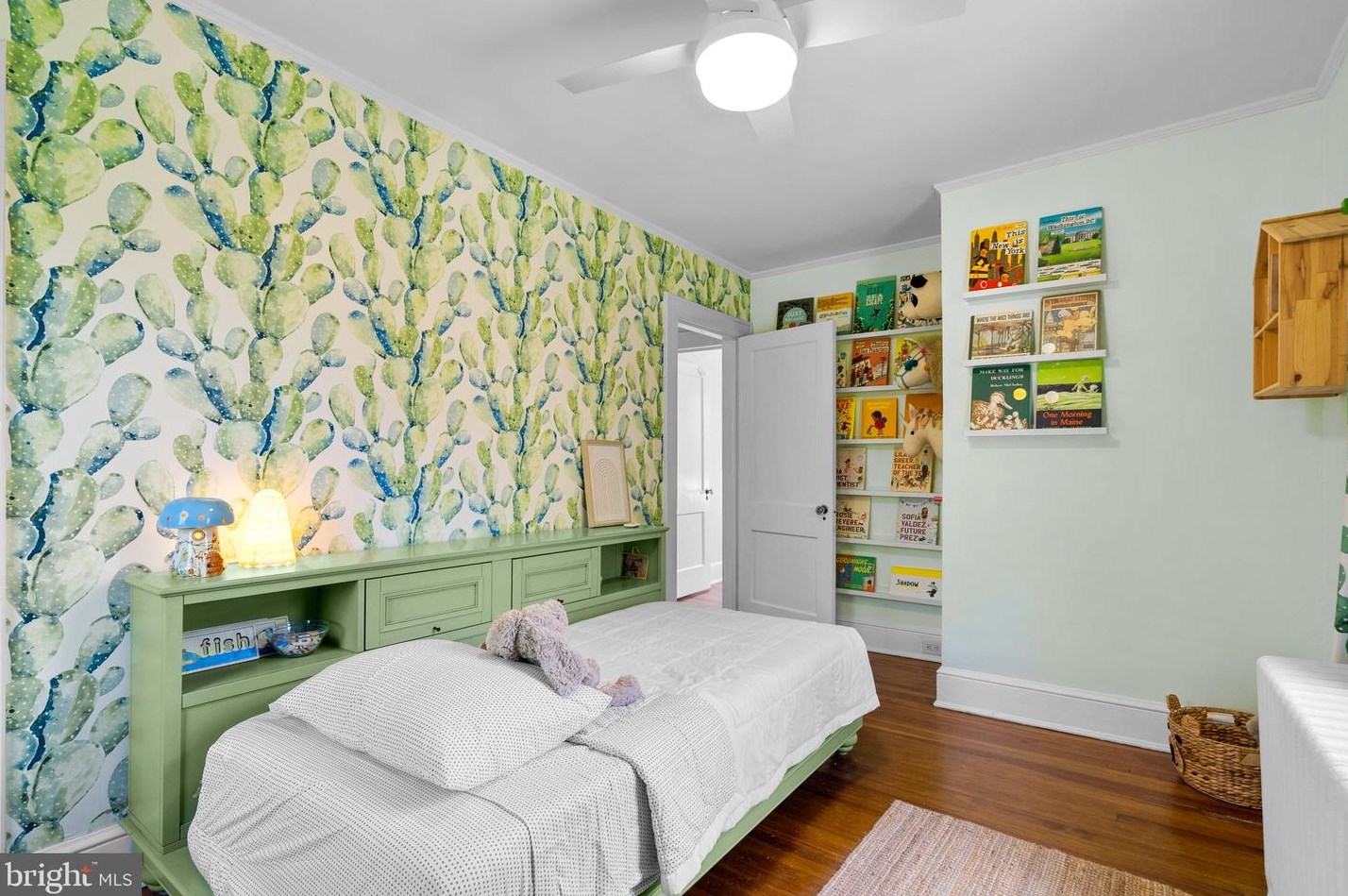 609 Pershing Dr, Silver Spring MD 20910-4489 exterior