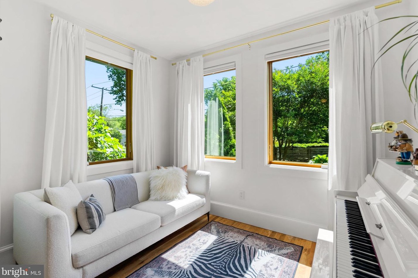 609 Pershing Dr, Silver Spring MD 20910-4489 exterior