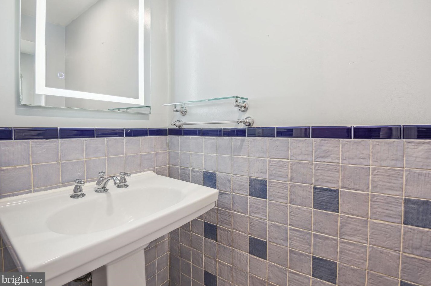 2041 Featherwood St, Silver Spring MD 20904-6637 exterior